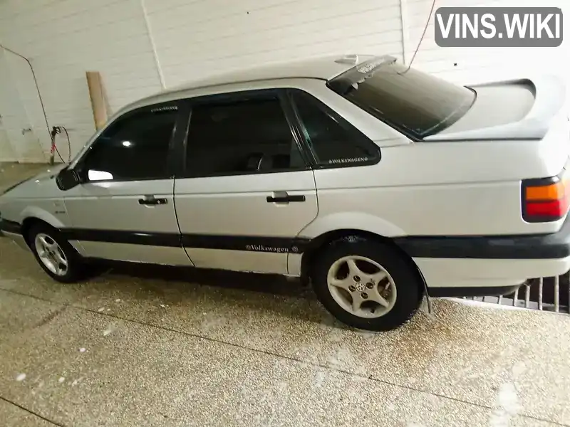 Седан Volkswagen Passat 1990 1.8 л. Ручна / Механіка обл. Чернівецька, Чернівці - Фото 1/9