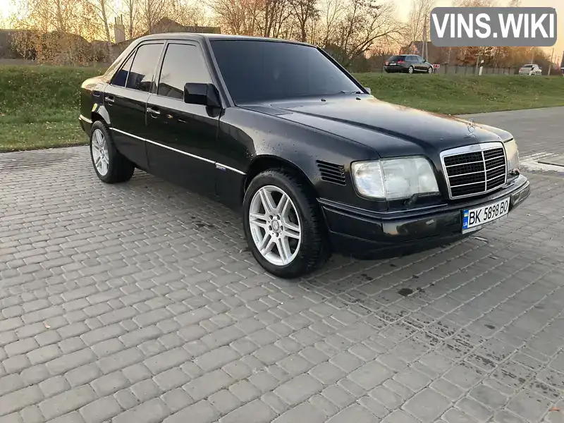 Седан Mercedes-Benz E-Class 1994 3 л. Ручная / Механика обл. Ровенская, Костополь - Фото 1/21