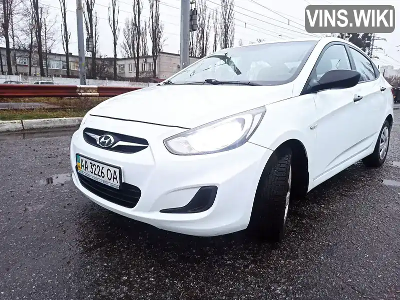 Седан Hyundai Accent 2013 1.4 л. Автомат обл. Киевская, Киев - Фото 1/16