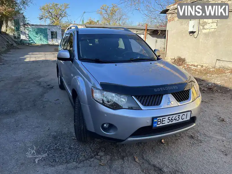 Позашляховик / Кросовер Mitsubishi Outlander XL 2009 2.36 л. Варіатор обл. Миколаївська, Миколаїв - Фото 1/16