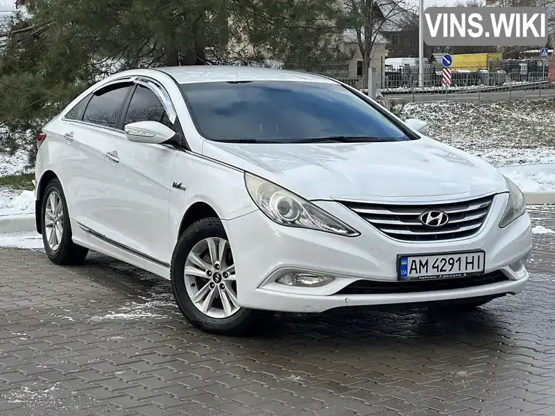 Седан Hyundai Sonata 2011 2 л. Автомат обл. Житомирская, Коростень - Фото 1/21