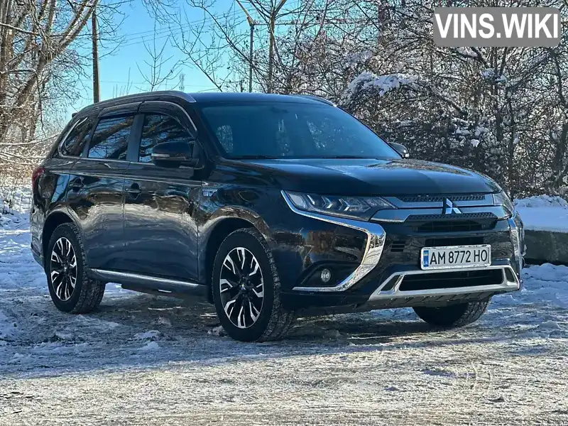 Внедорожник / Кроссовер Mitsubishi Outlander 2018 2 л. Автомат обл. Житомирская, Житомир - Фото 1/21