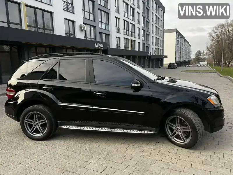 Позашляховик / Кросовер Mercedes-Benz M-Class 2006 5 л. Автомат обл. Львівська, Новояворівськ - Фото 1/18