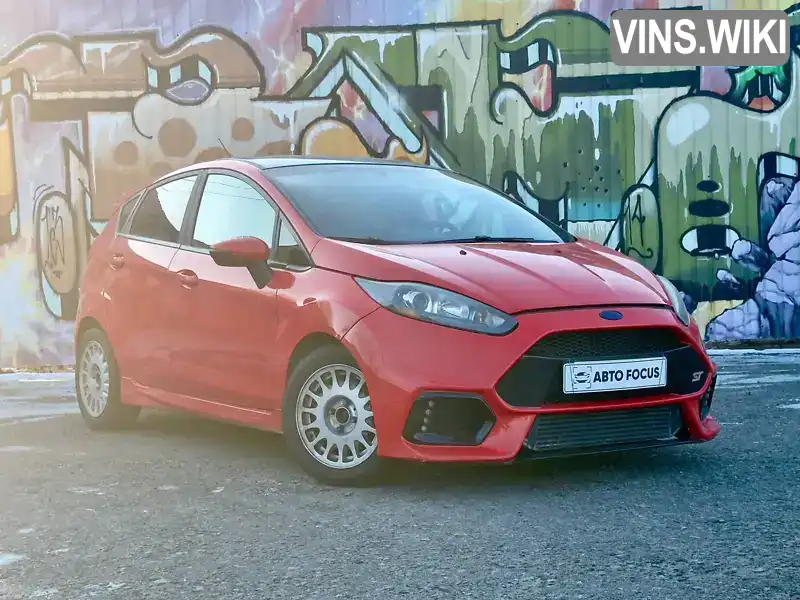 Хэтчбек Ford Fiesta 2015 1.6 л. Ручная / Механика обл. Киевская, Киев - Фото 1/21