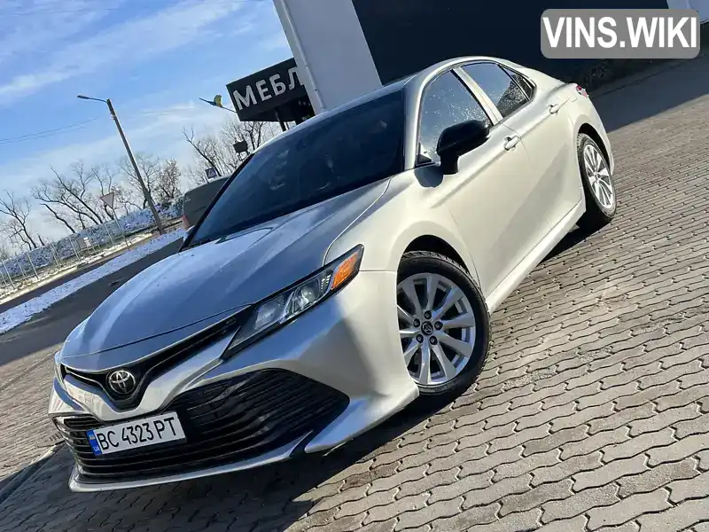 Седан Toyota Camry 2018 2.49 л. Автомат обл. Львівська, Стрий - Фото 1/21