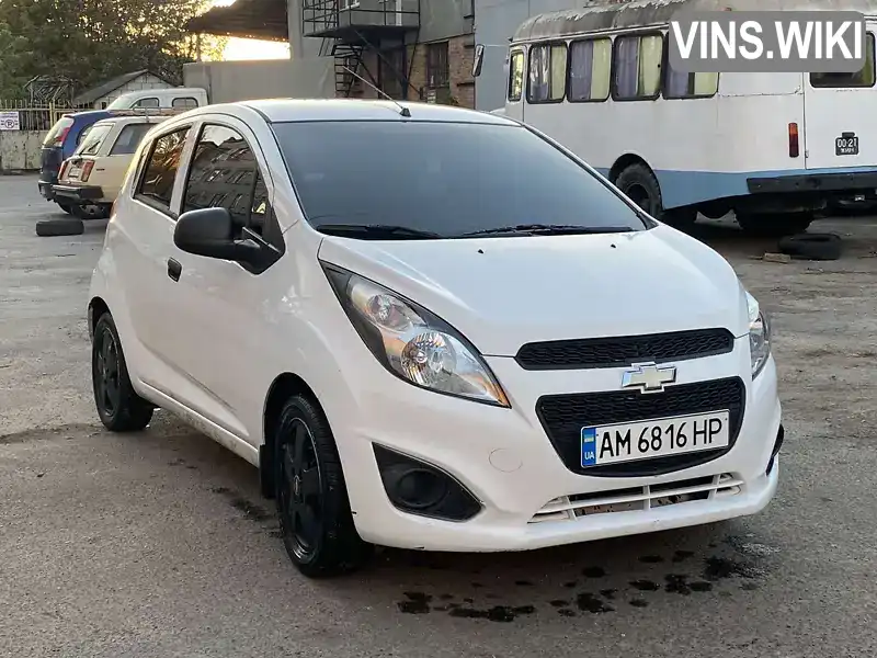 Хетчбек Chevrolet Spark 2013 1 л. Автомат обл. Житомирська, Житомир - Фото 1/12