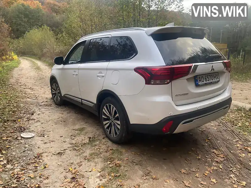 Позашляховик / Кросовер Mitsubishi Outlander 2020 2.36 л. Варіатор обл. Закарпатська, Ужгород - Фото 1/21