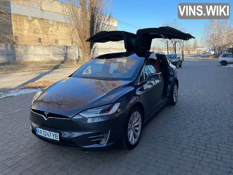 5YJXCCE22JF131922 Tesla Model X 2018 Позашляховик / Кросовер  Фото 2