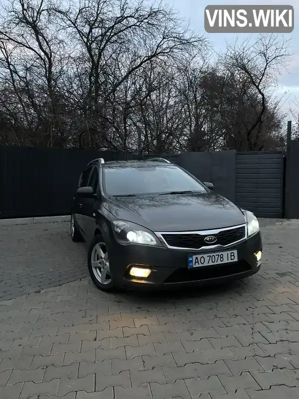 Универсал Kia Ceed 2011 1.58 л. Ручная / Механика обл. Закарпатская, Ужгород - Фото 1/21