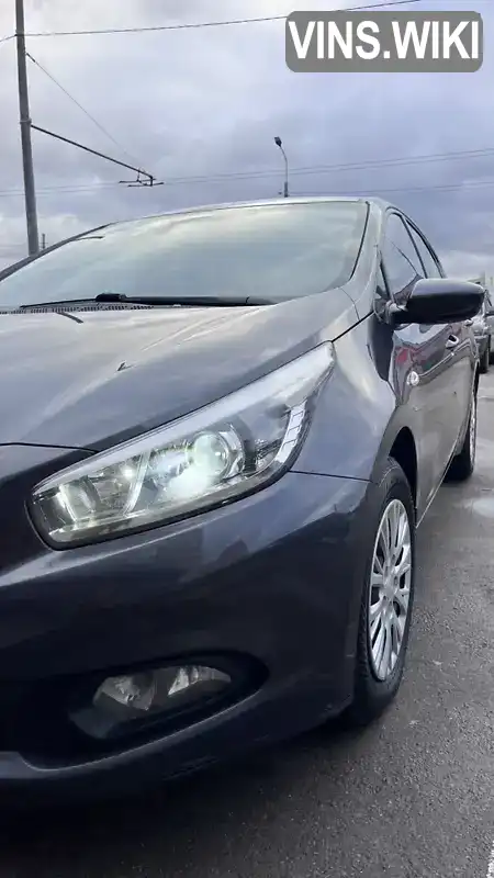 Хетчбек Kia Ceed 2015 1.58 л. Автомат обл. Тернопільська, Тернопіль - Фото 1/21