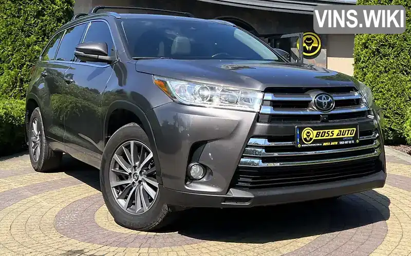 Позашляховик / Кросовер Toyota Highlander 2017 3.5 л. Автомат обл. Львівська, Львів - Фото 1/21