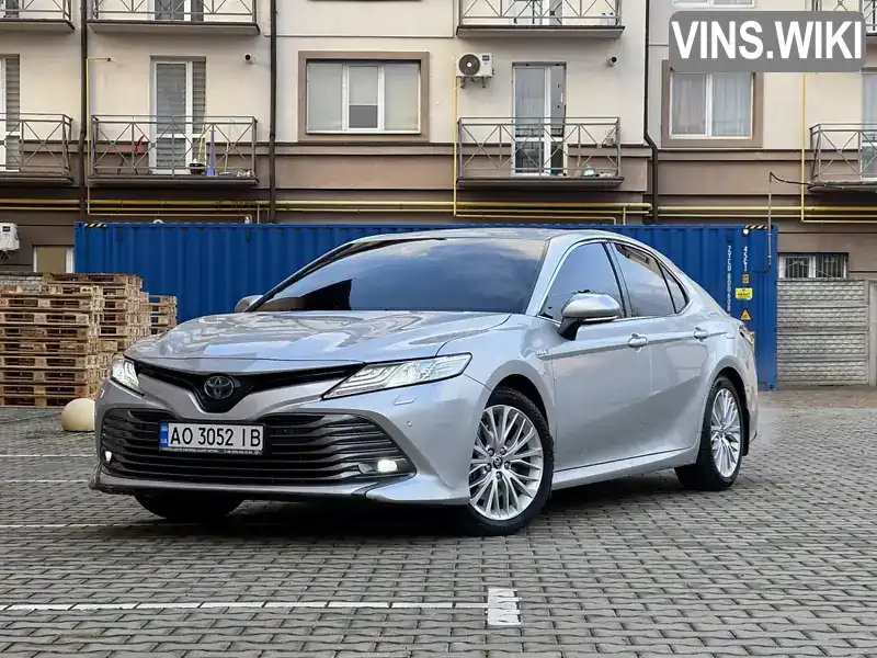 Седан Toyota Camry 2020 2.49 л. Варіатор обл. Закарпатська, Ужгород - Фото 1/21