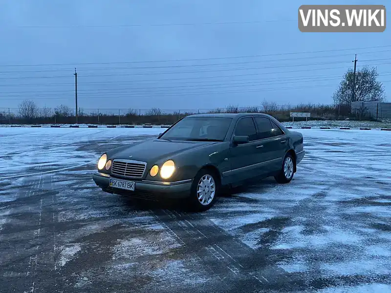 Седан Mercedes-Benz E-Class 1996 2 л. Ручна / Механіка обл. Рівненська, Вараш (Кузнецовськ) - Фото 1/12