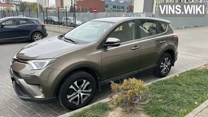 Внедорожник / Кроссовер Toyota RAV4 2016 2 л. Ручная / Механика обл. Львовская, Львов - Фото 1/11