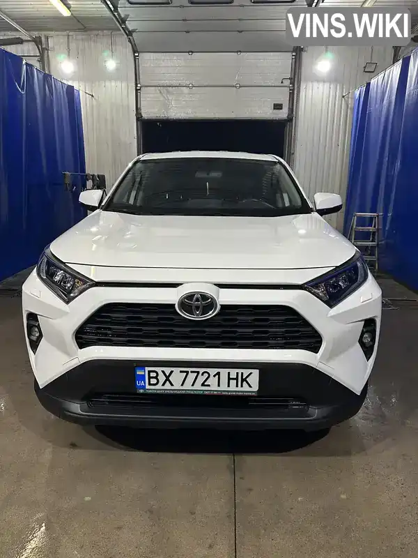 Позашляховик / Кросовер Toyota RAV4 2022 1.99 л. Варіатор обл. Хмельницька, Хмельницький - Фото 1/9