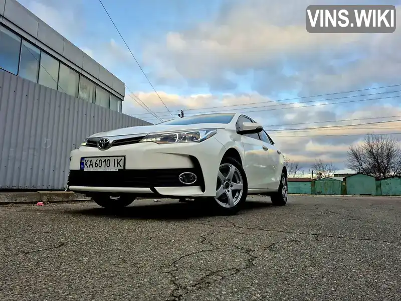 Седан Toyota Corolla 2017 1.6 л. Варіатор обл. Київська, Київ - Фото 1/21