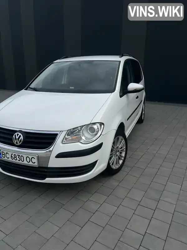 Мінівен Volkswagen Touran 2010 1.9 л. Ручна / Механіка обл. Львівська, Львів - Фото 1/21