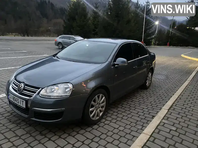 Седан Volkswagen Jetta 2005 1.6 л. Ручна / Механіка обл. Львівська, Львів - Фото 1/20