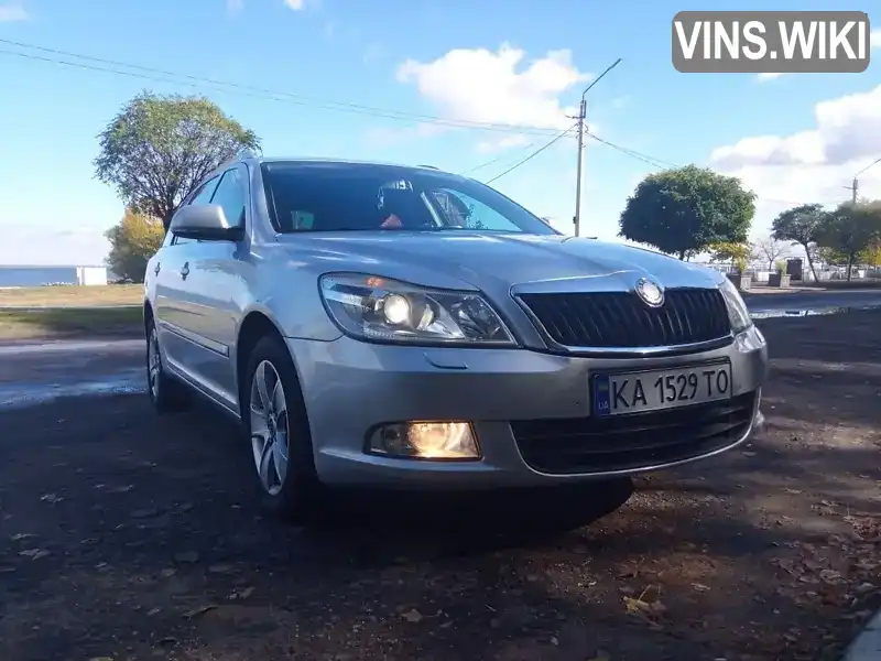 Універсал Skoda Octavia 2010 1.2 л. Ручна / Механіка обл. Черкаська, Черкаси - Фото 1/10