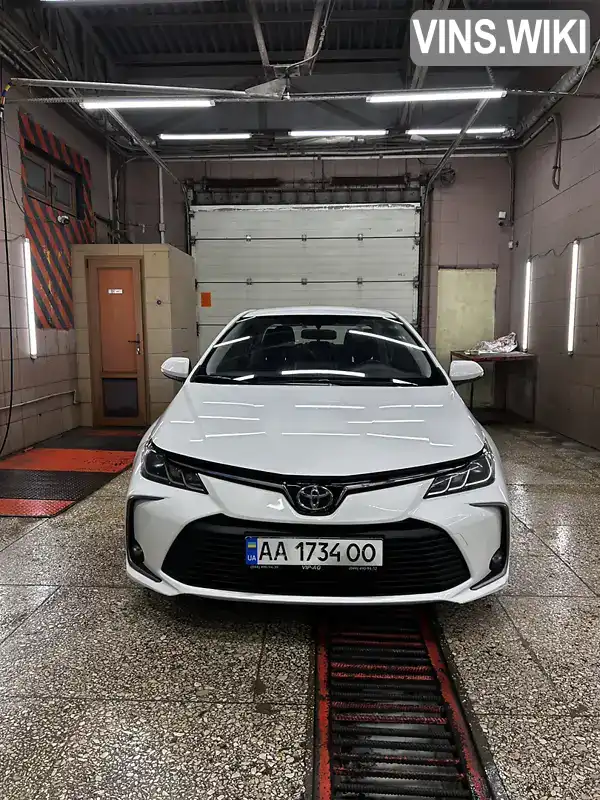 Седан Toyota Corolla 2019 1.6 л. Ручна / Механіка обл. Харківська, Харків - Фото 1/16