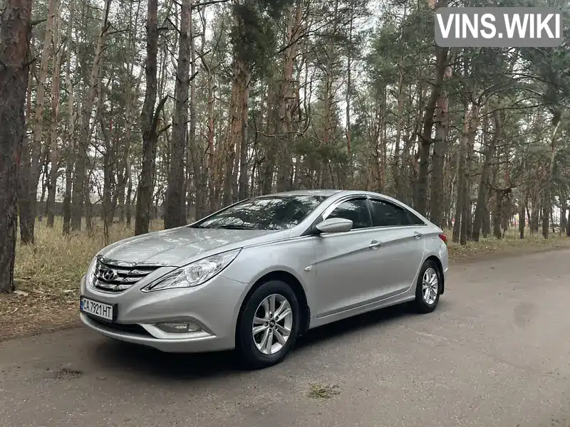 Седан Hyundai Sonata 2011 2 л. Автомат обл. Черкасская, Каменка - Фото 1/14