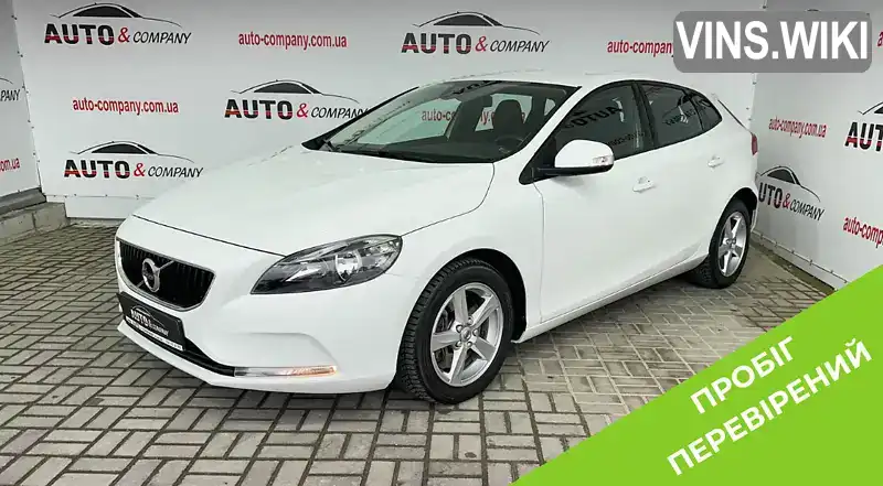 Хетчбек Volvo V40 2018 1.97 л. Автомат обл. Львівська, Львів - Фото 1/21