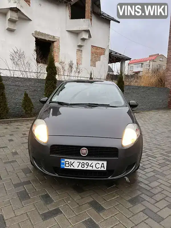 Хетчбек Fiat Punto 2011 1.3 л. Ручна / Механіка обл. Рівненська, Рівне - Фото 1/11