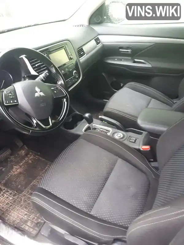 Позашляховик / Кросовер Mitsubishi Outlander 2016 2.36 л. Варіатор обл. Харківська, Харків - Фото 1/7