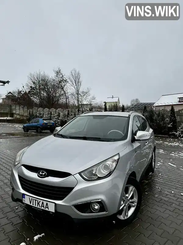 Позашляховик / Кросовер Hyundai ix35 2010 2 л. Ручна / Механіка обл. Чернівецька, Чернівці - Фото 1/21