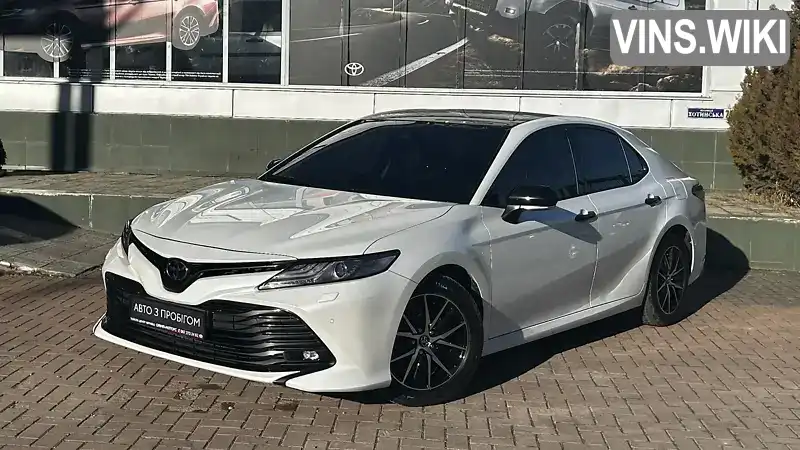 Седан Toyota Camry 2018 2.49 л. Автомат обл. Чернівецька, Чернівці - Фото 1/21