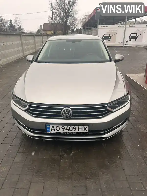 Седан Volkswagen Passat 2016 1.99 л. Автомат обл. Закарпатська, Ужгород - Фото 1/11