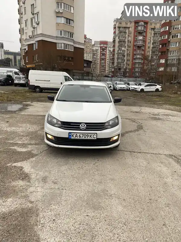 Седан Volkswagen Polo 2017 1.6 л. обл. Київська, Київ - Фото 1/12