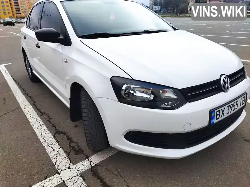 Седан Volkswagen Polo 2011 1.6 л. Ручна / Механіка обл. Хмельницька, Кам'янець-Подільський - Фото 1/19