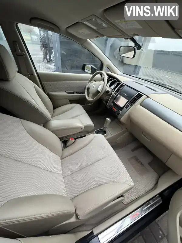 C11418929 Nissan TIIDA 2011 Хэтчбек 1.5 л. Фото 7