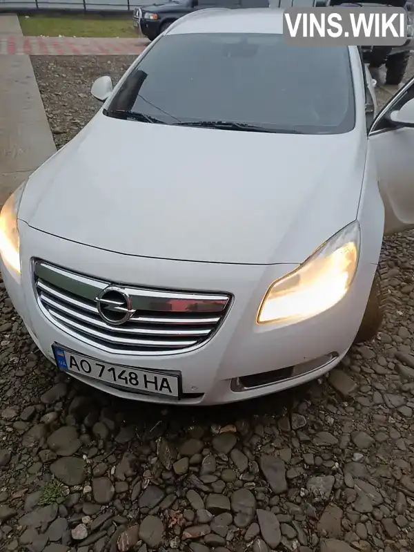 Универсал Opel Insignia 2013 1.96 л. Ручная / Механика обл. Закарпатская, Ужгород - Фото 1/6