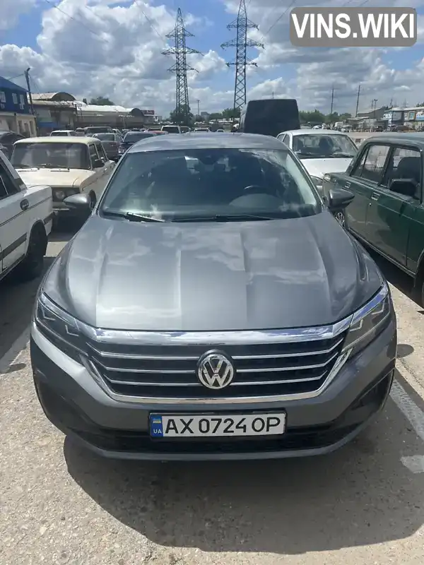 1VWSA7A30LC006551 Volkswagen Passat 2019 Седан 2 л. Фото 2