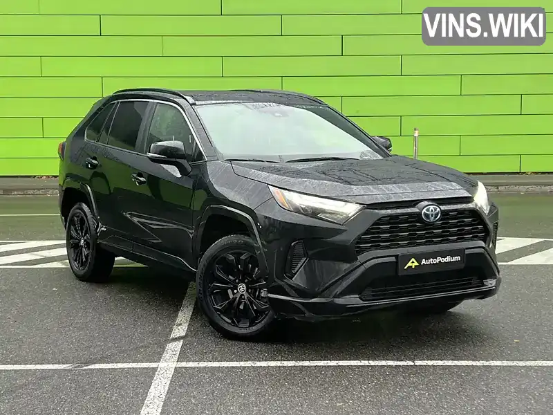 Позашляховик / Кросовер Toyota RAV4 2022 2.49 л. Варіатор обл. Київська, Київ - Фото 1/21