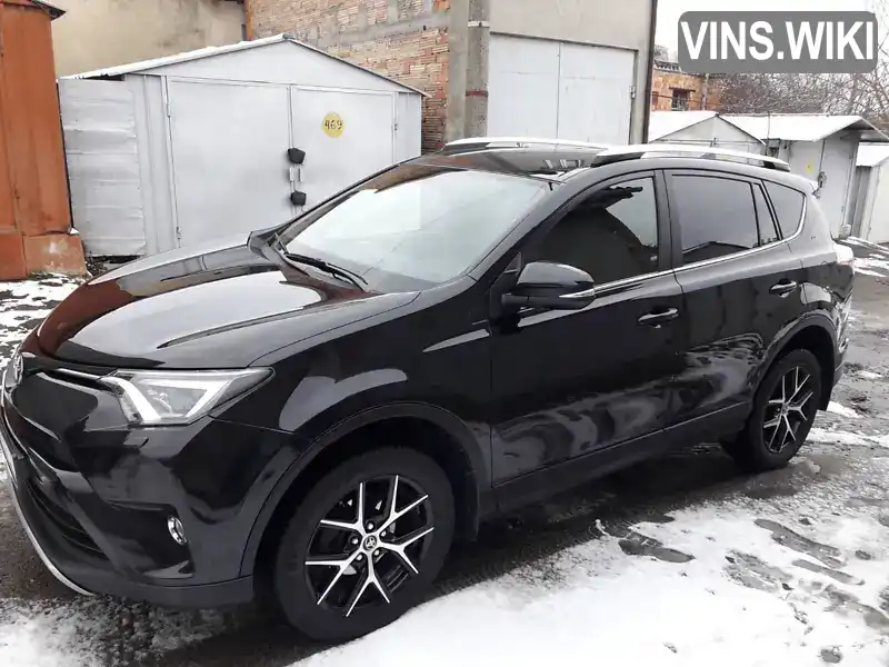 Позашляховик / Кросовер Toyota RAV4 2017 2.2 л. Автомат обл. Чернівецька, Чернівці - Фото 1/21