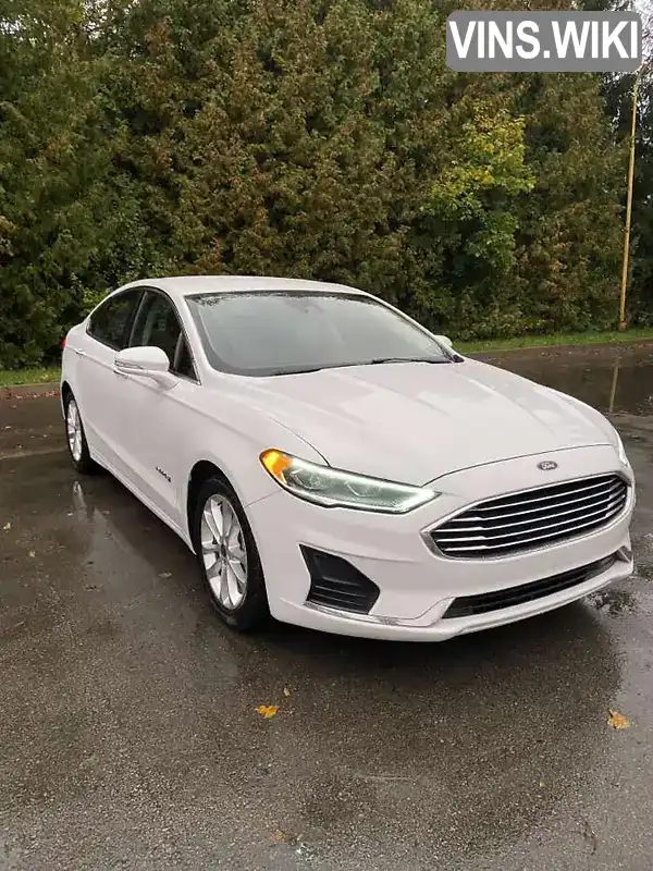 Седан Ford Fusion 2019 2 л. Варіатор обл. Львівська, Львів - Фото 1/18