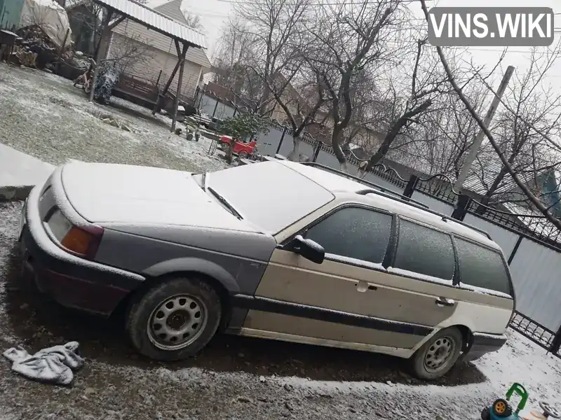 Універсал Volkswagen Passat 1990 1.6 л. Ручна / Механіка обл. Чернівецька, Чернівці - Фото 1/18