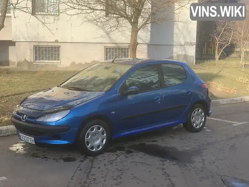 VF32AKFWR43337537 Peugeot 206 2003 Хэтчбек 1.36 л. Фото 2