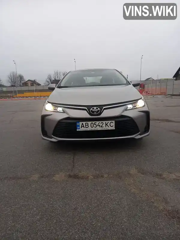 Седан Toyota Corolla 2019 1.6 л. Автомат обл. Винницкая, Винница - Фото 1/21