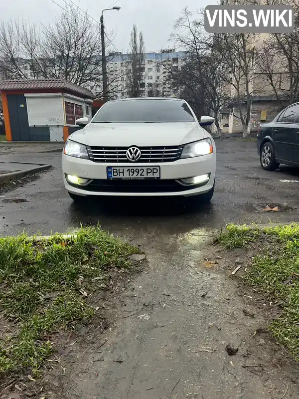 Седан Volkswagen Passat 2013 1.97 л. Автомат обл. Одеська, Одеса - Фото 1/21