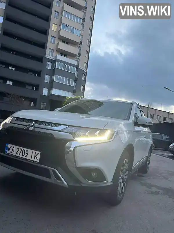 Позашляховик / Кросовер Mitsubishi Outlander 2022 2.36 л. Варіатор обл. Київська, Вишгород - Фото 1/21