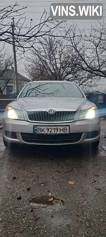 Універсал Skoda Octavia 2011 1.6 л. Ручна / Механіка обл. Миколаївська, Первомайськ - Фото 1/21