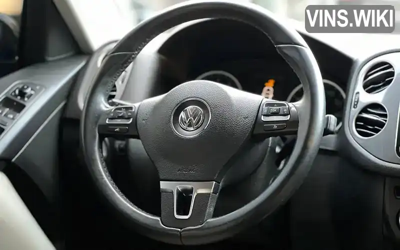 WVGBV7AX5HK027866 Volkswagen Tiguan 2017 Внедорожник / Кроссовер 1.98 л. Фото 6