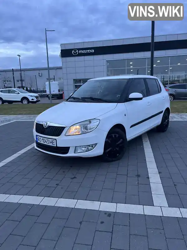 Хетчбек Skoda Fabia 2013 1.2 л. Ручна / Механіка обл. Закарпатська, Мукачево - Фото 1/21