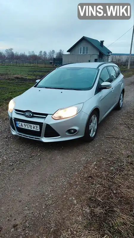 Універсал Ford Focus 2012 1.6 л. Ручна / Механіка обл. Черкаська, Черкаси - Фото 1/17