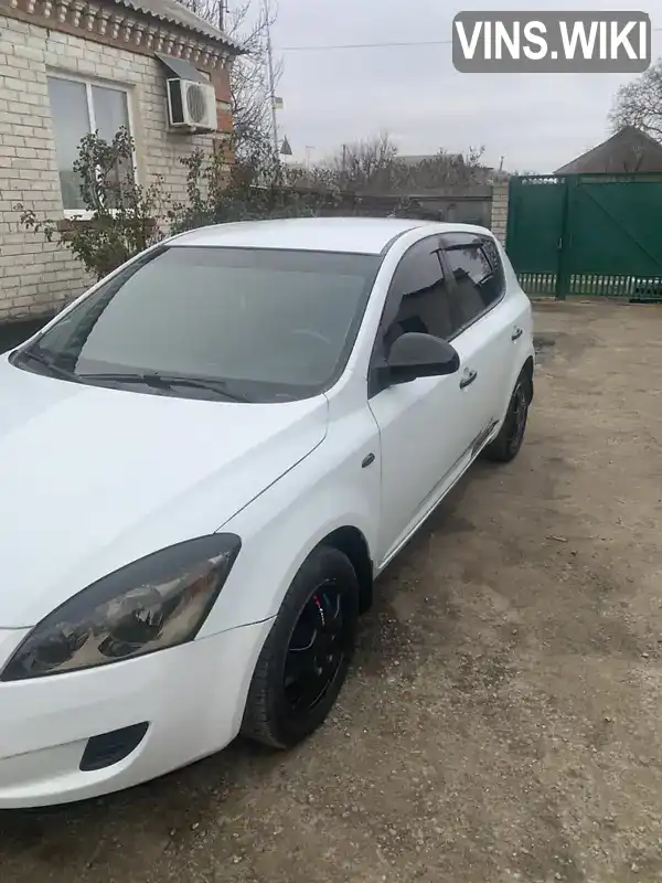 Хетчбек Kia Ceed 2008 1.4 л. Ручна / Механіка обл. Харківська, Харків - Фото 1/21