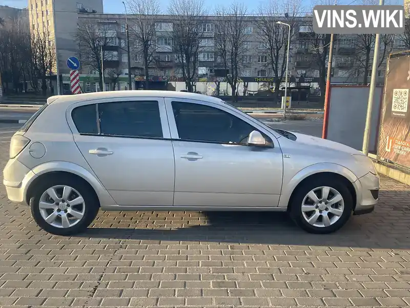 Хэтчбек Opel Astra 2011 1.6 л. Робот обл. Ровенская, Ровно - Фото 1/14